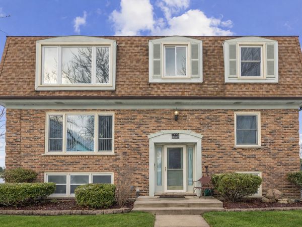 Unit 2, Westchester, IL 60154