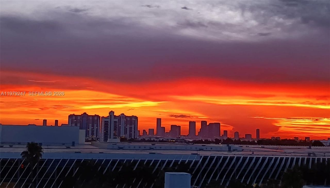 245 18th St, Unit 902, Miami Beach, FL 33139 Photo