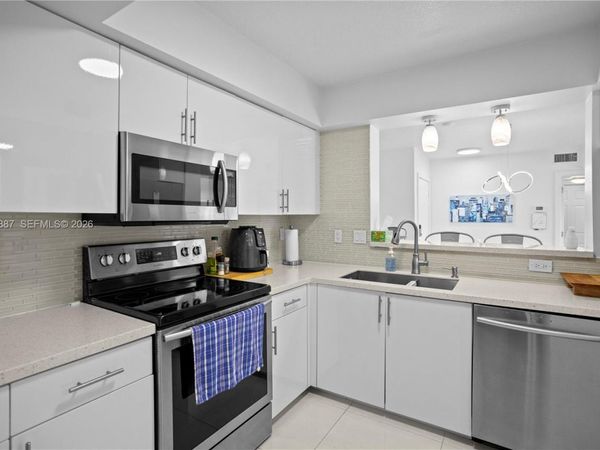 529 E Sheridan St , Unit 307, Dania Beach, FL 33004