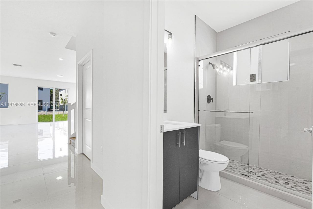 22555 SW 125th Ave , Unit 13A, Miami, FL 33170 Photo