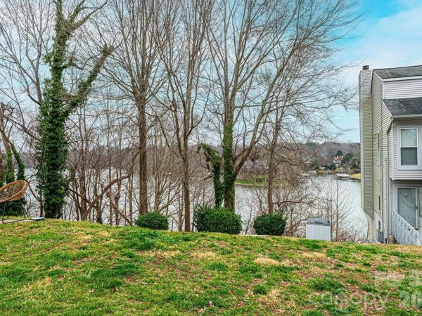 1050 21st Avenue NW, Unit 60, Hickory, NC 28601