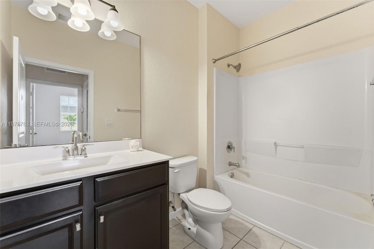 4032 NW 11th St, Lauderhill, FL 33313 Photo