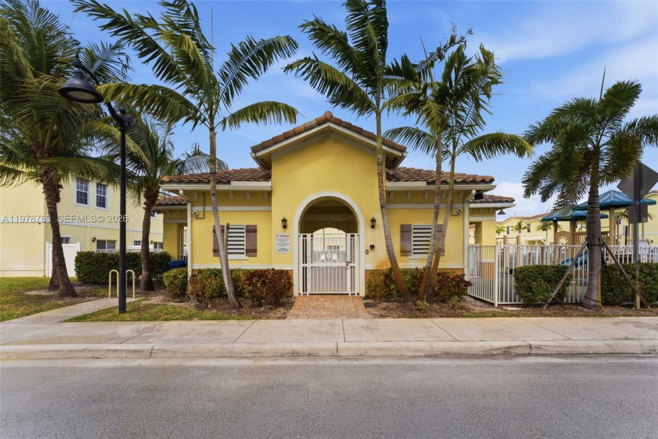 4032 NW 11th St, Lauderhill, FL 33313 Photo