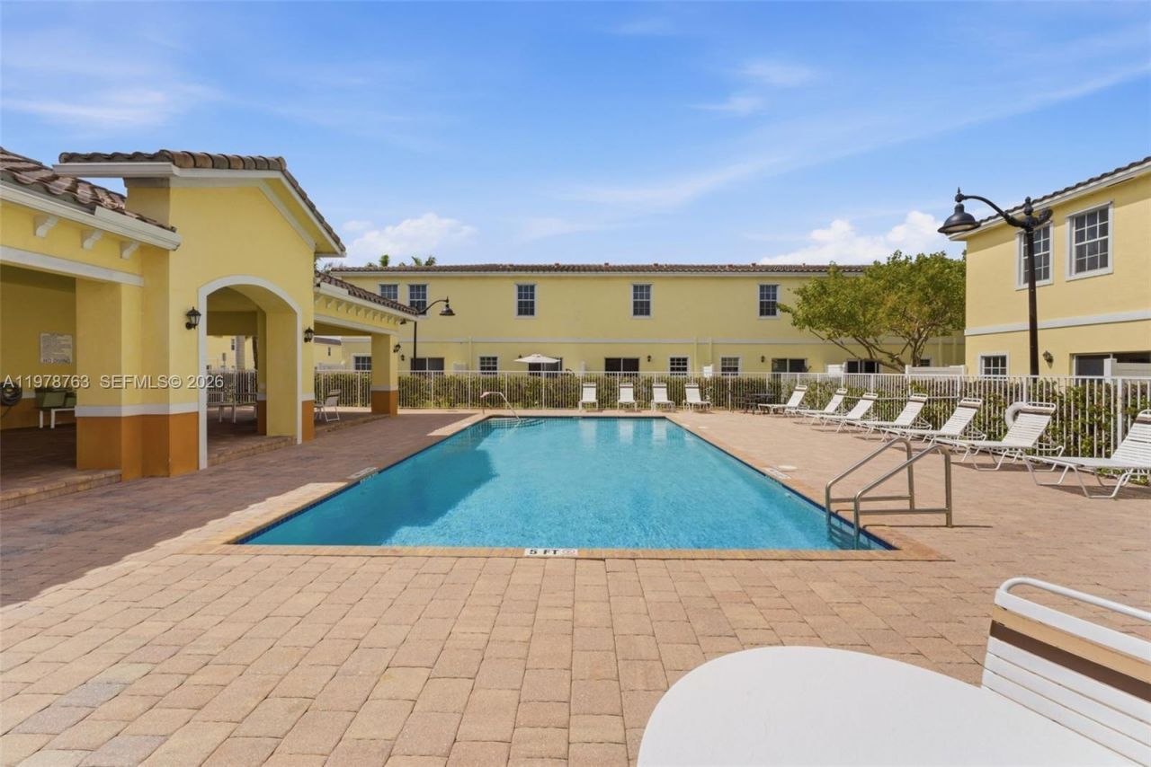 4032 NW 11th St, Lauderhill, FL 33313 Photo