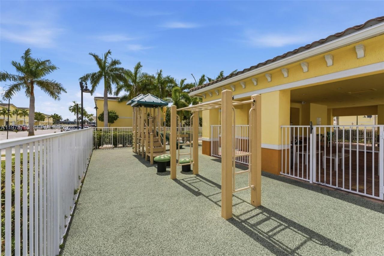 4032 NW 11th St, Lauderhill, FL 33313 Photo