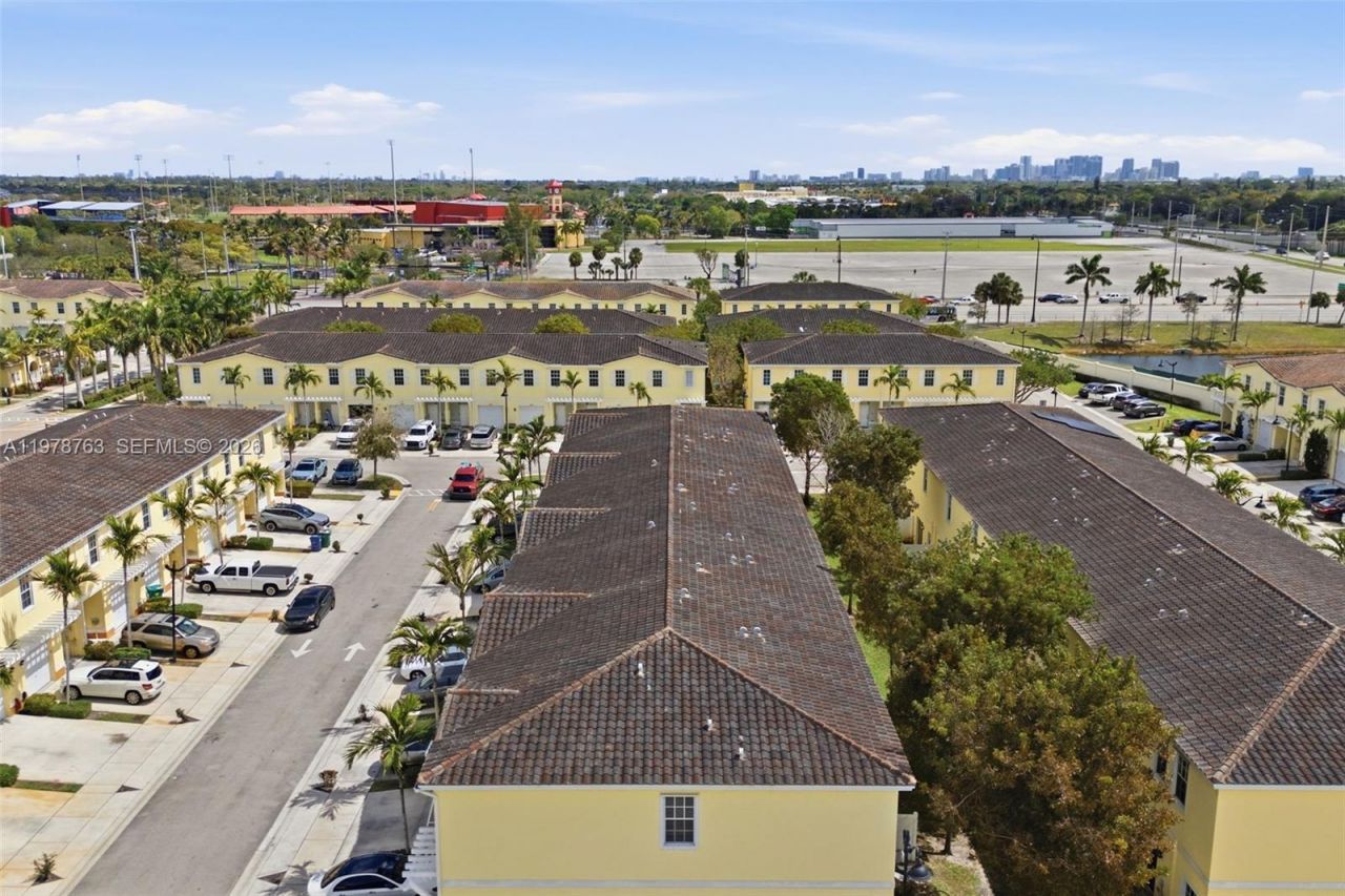 4032 NW 11th St, Lauderhill, FL 33313 Photo