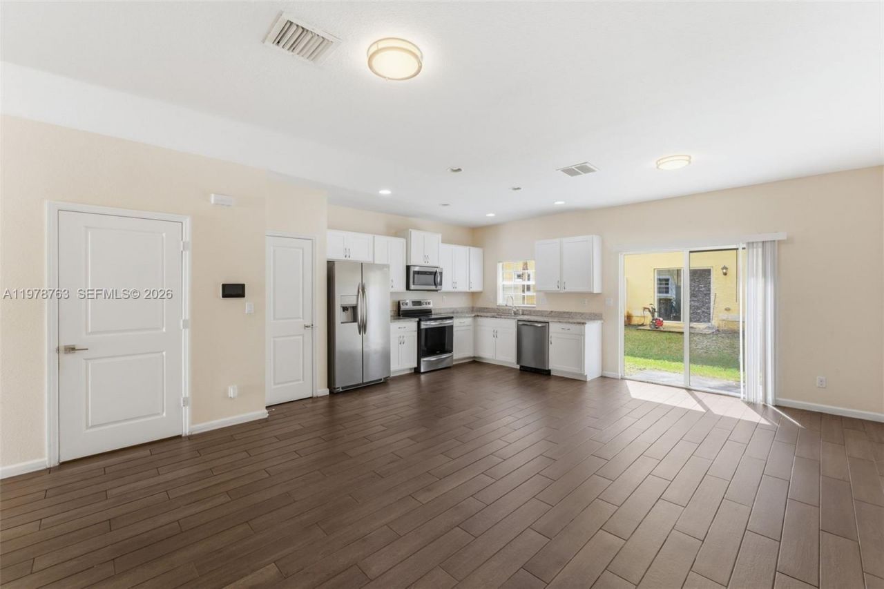 4032 NW 11th St, Lauderhill, FL 33313 Photo