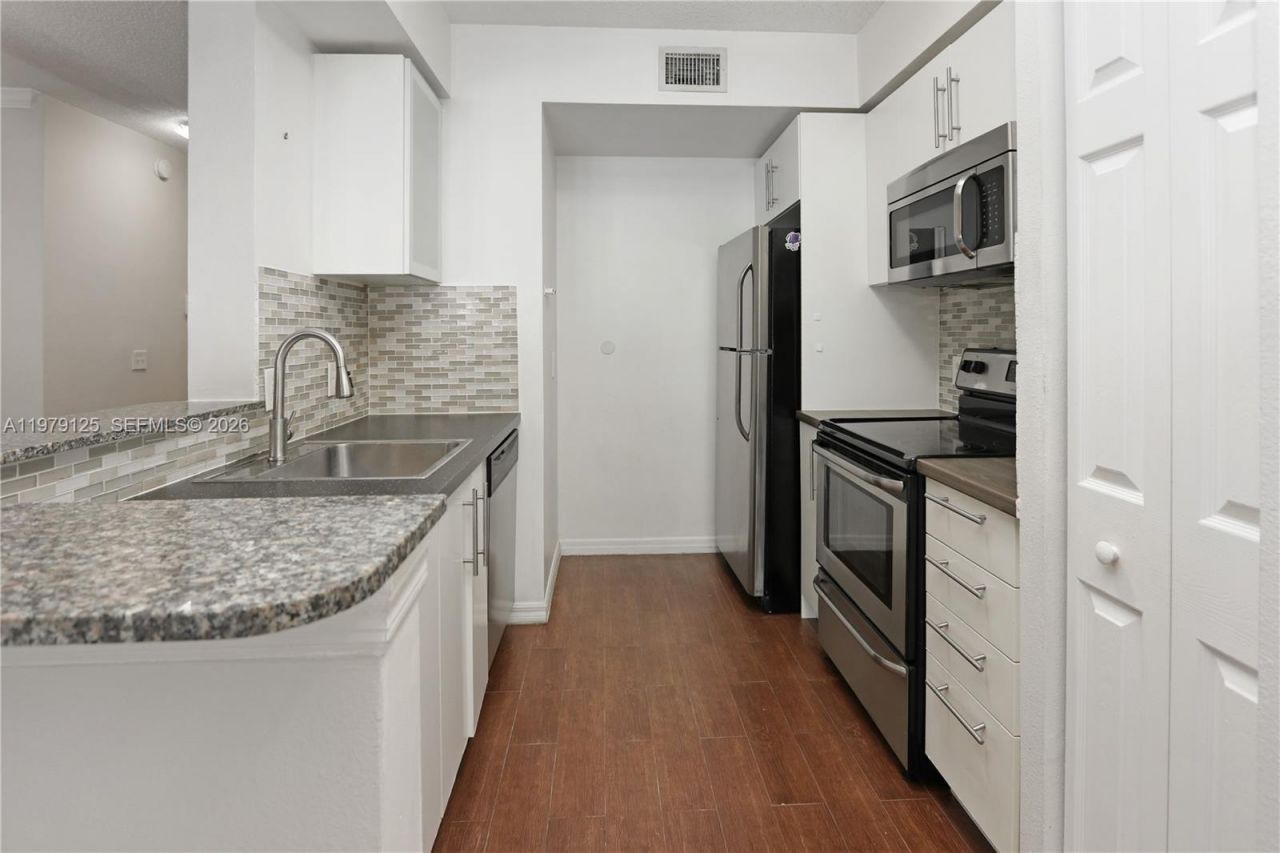 2442 Centergate Dr, Unit 202, Miramar, FL 33025 Photo
