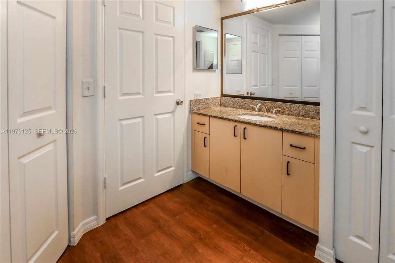 2442 Centergate Dr, Unit 202, Miramar, FL 33025 Photo