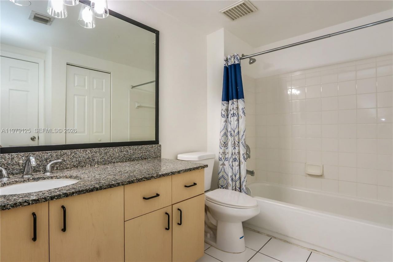 2442 Centergate Dr, Unit 202, Miramar, FL 33025 Photo