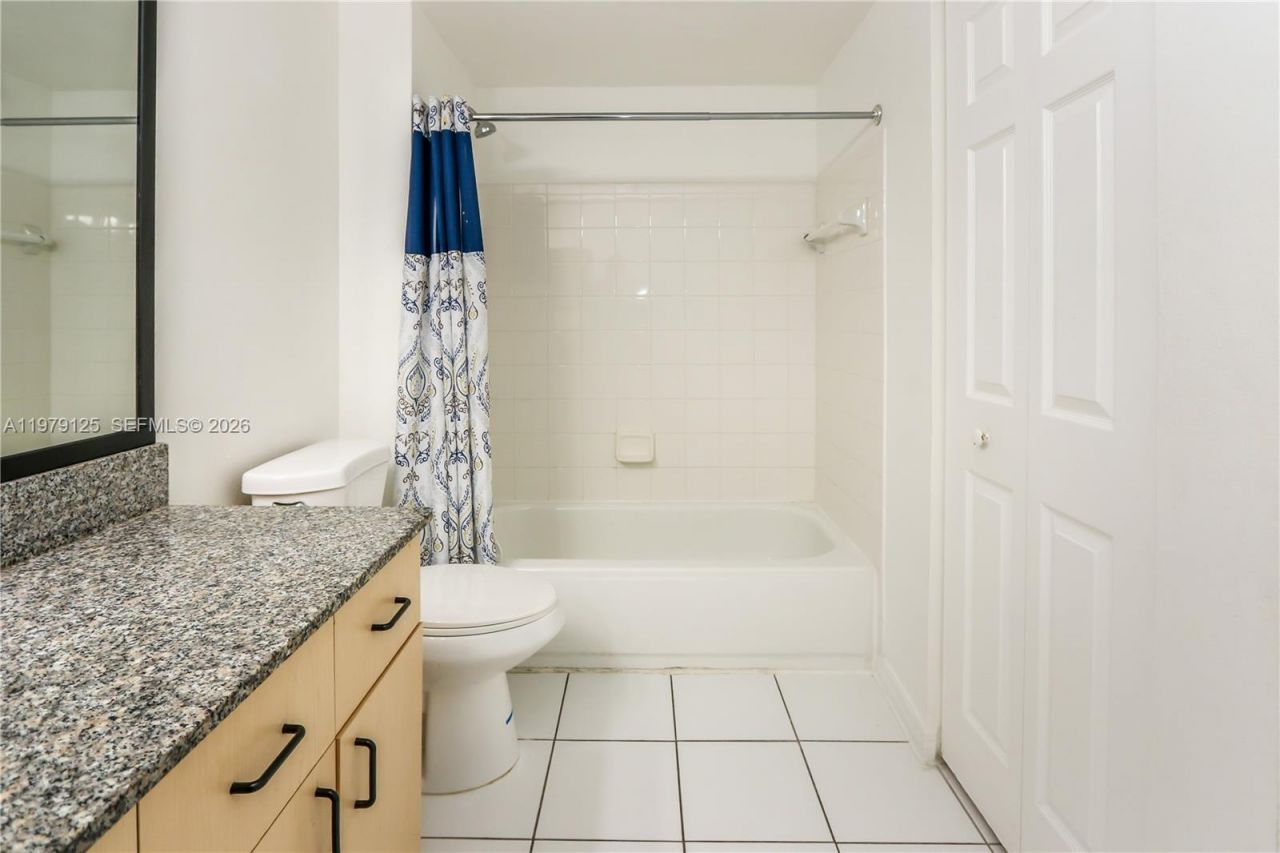 2442 Centergate Dr, Unit 202, Miramar, FL 33025 Photo