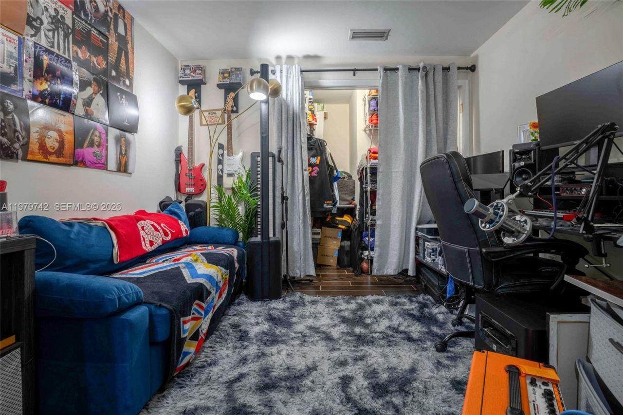 1900 N Bayshore Dr, Unit 3616, Miami, FL 33132 Photo