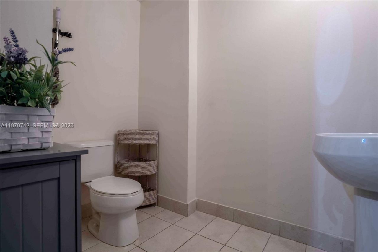 1900 N Bayshore Dr, Unit 3616, Miami, FL 33132 Photo