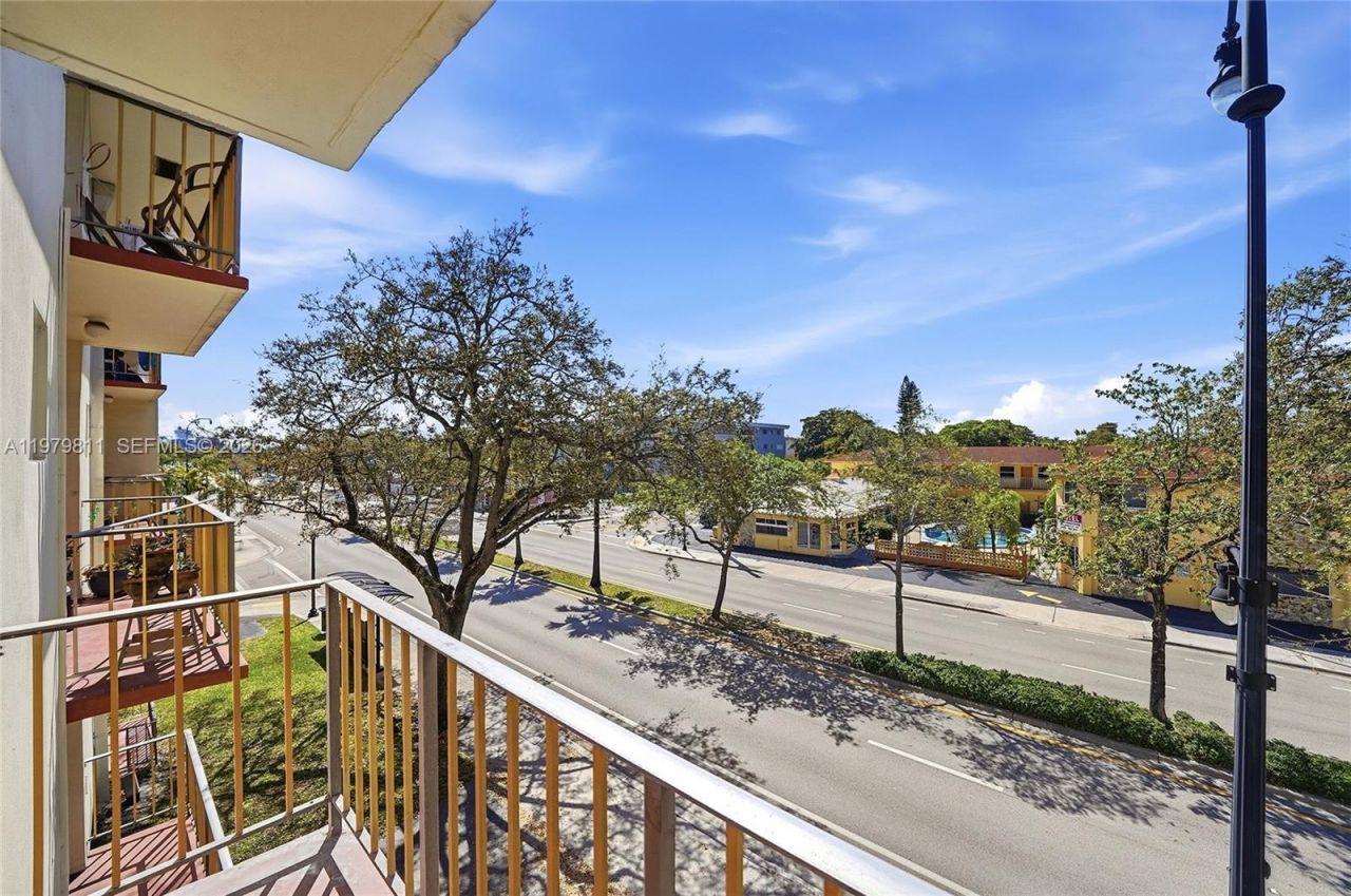 1747 Rodman St, Unit 307, Hollywood, FL 33020 Photo