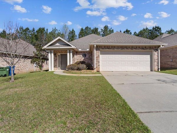 151 Cottage Dr., Hattiesburg, MS 39402