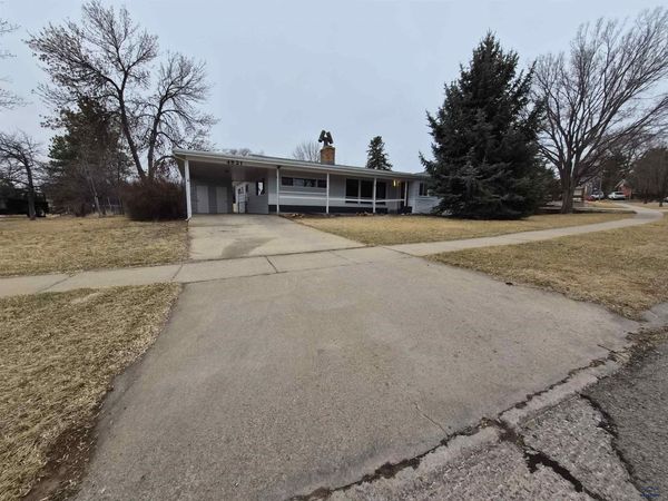 4821 CAPITAL, Rapid city, SD 57702