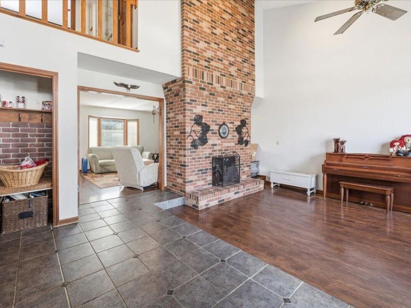 300 Wedgewood Court , Circleville, OH 43113 Photo 3