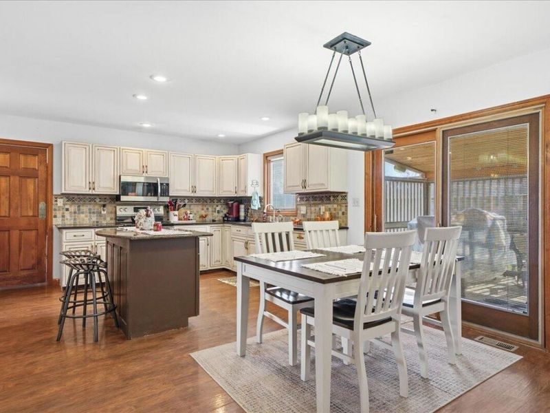 300 Wedgewood Court , Circleville, OH 43113 Photo 8