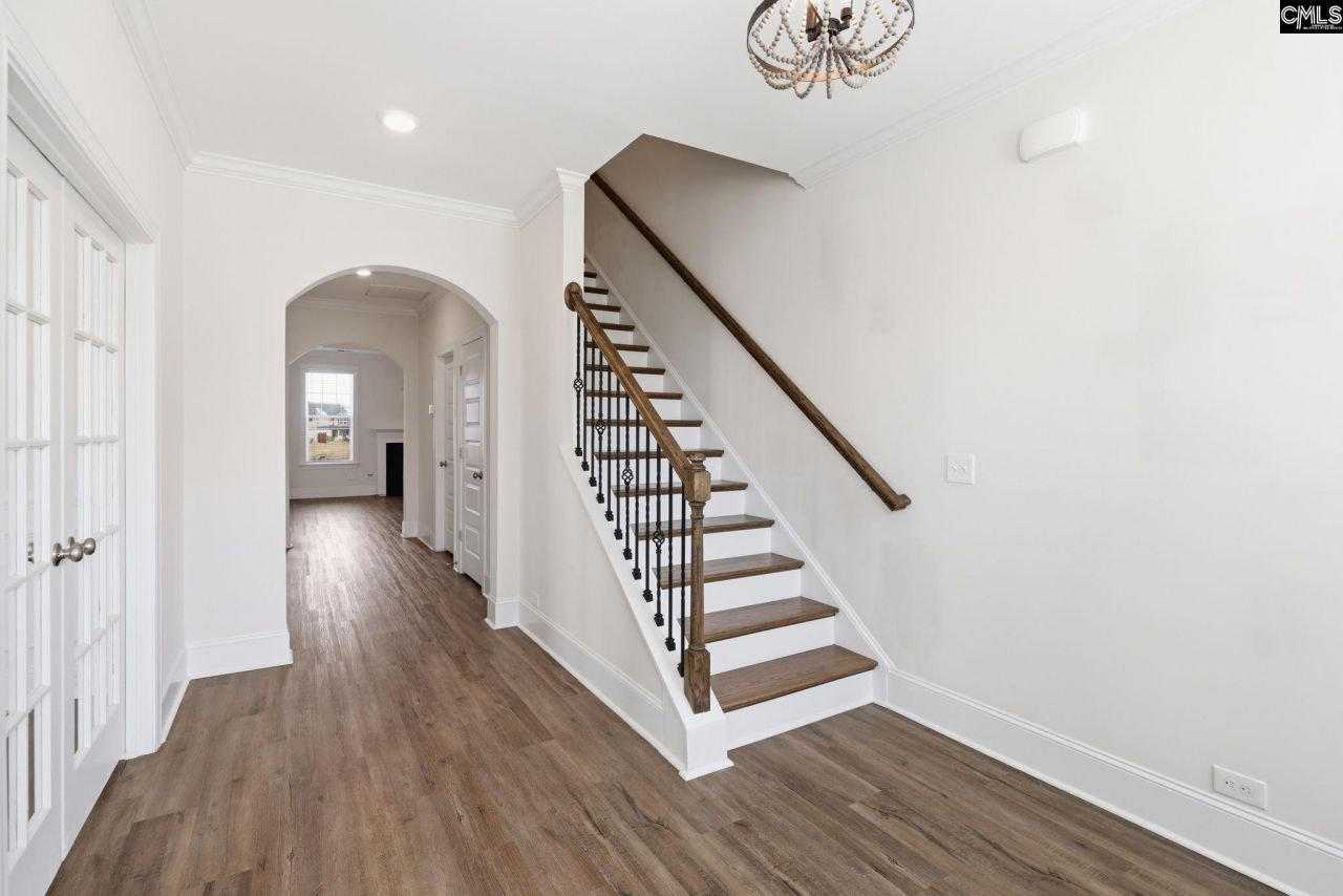 1525 Garrett Court Photo 4