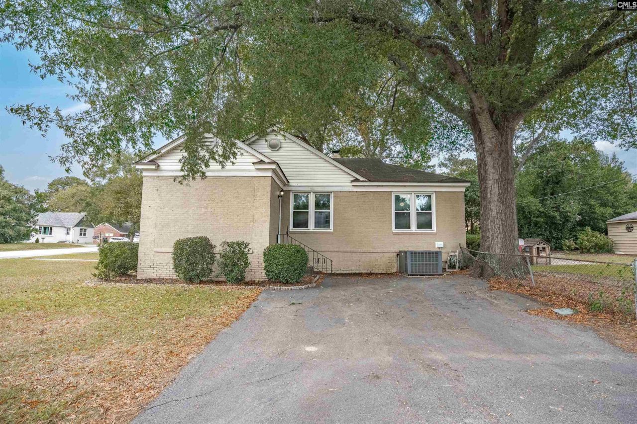 1249 Jessamine Street  Photo 5