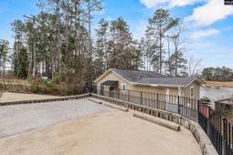 912 Lakewood Drive photo 4