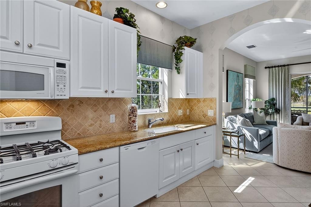 9031 Cherry Oaks Trl, Unit 201, Naples, FL 34114 Photo
