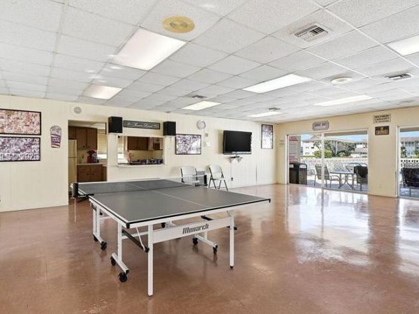 1825 S Ocean Dr, Unit 811, Hallandale Beach, FL 33009