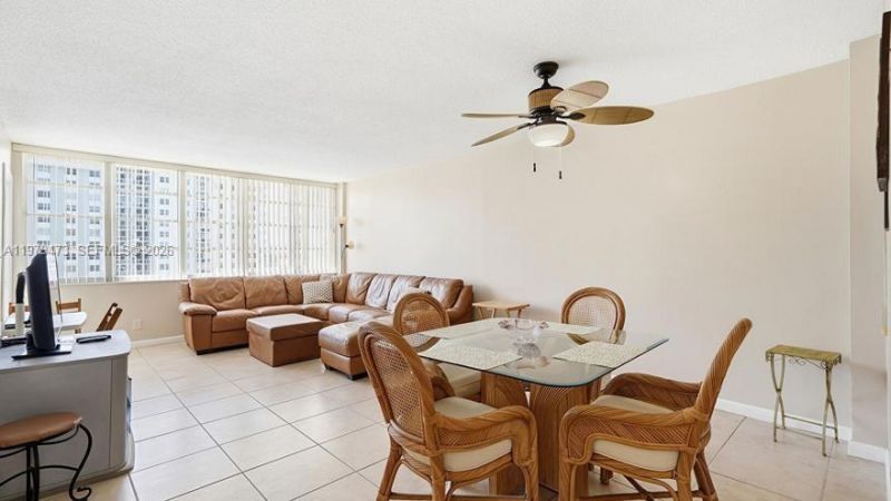 1825 S Ocean Dr, Unit 811, Hallandale Beach, FL 33009 Photo