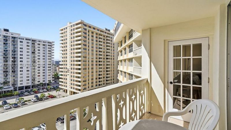 1825 S Ocean Dr, Unit 811, Hallandale Beach, FL 33009 Photo