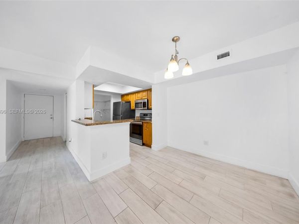 5760 Rock Island Rd, Unit 321, Tamarac, FL 33319