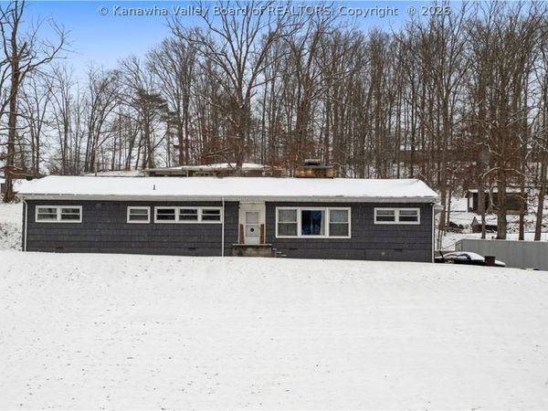 9 Samantha Drive, Clendenin, WV 25045