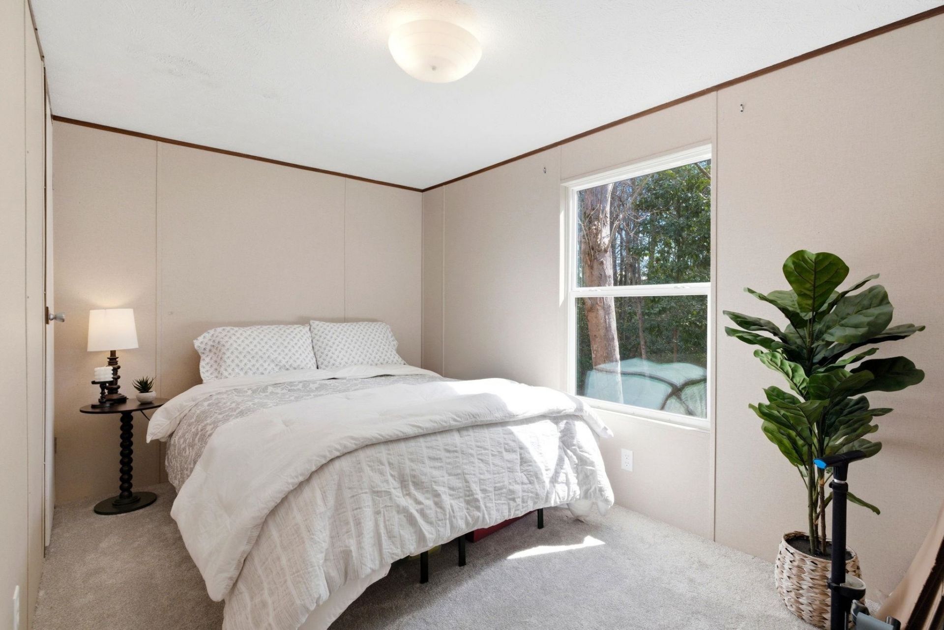 120 Yale Pl. Photo 12
