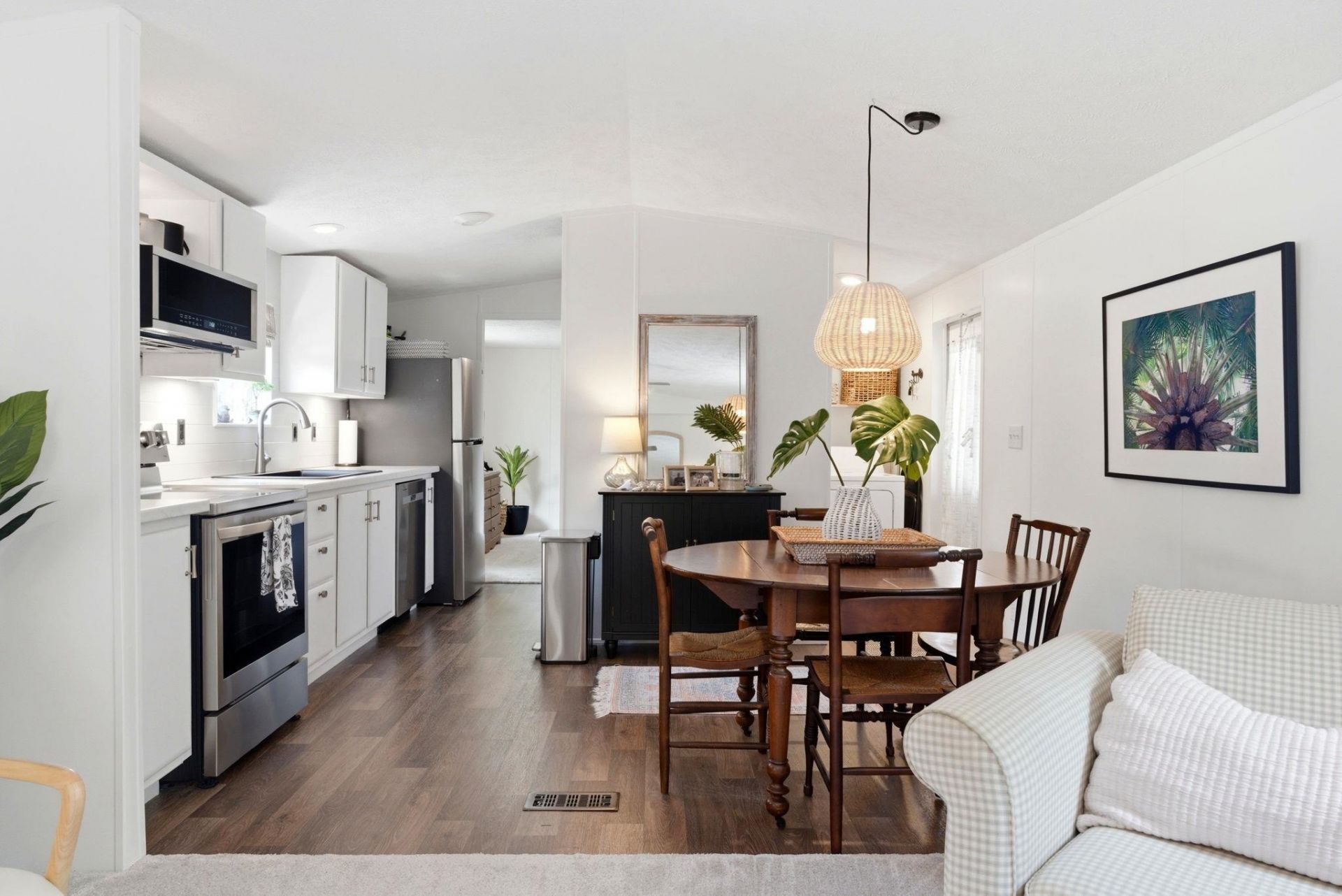 120 Yale Pl. Photo 14