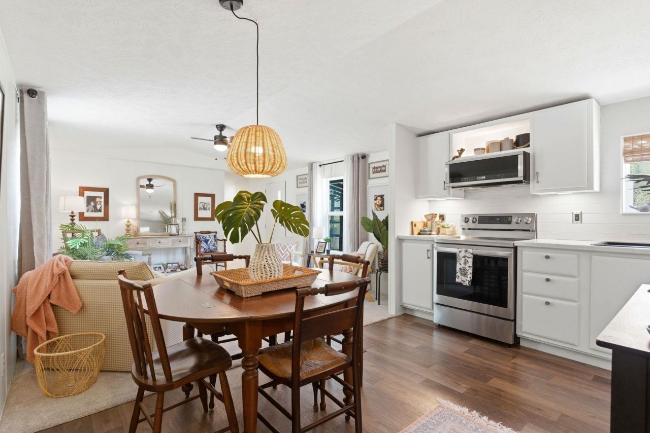 120 Yale Pl. Photo 19