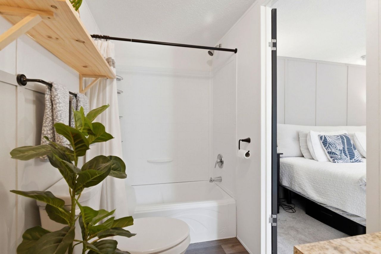 120 Yale Pl. Photo 25