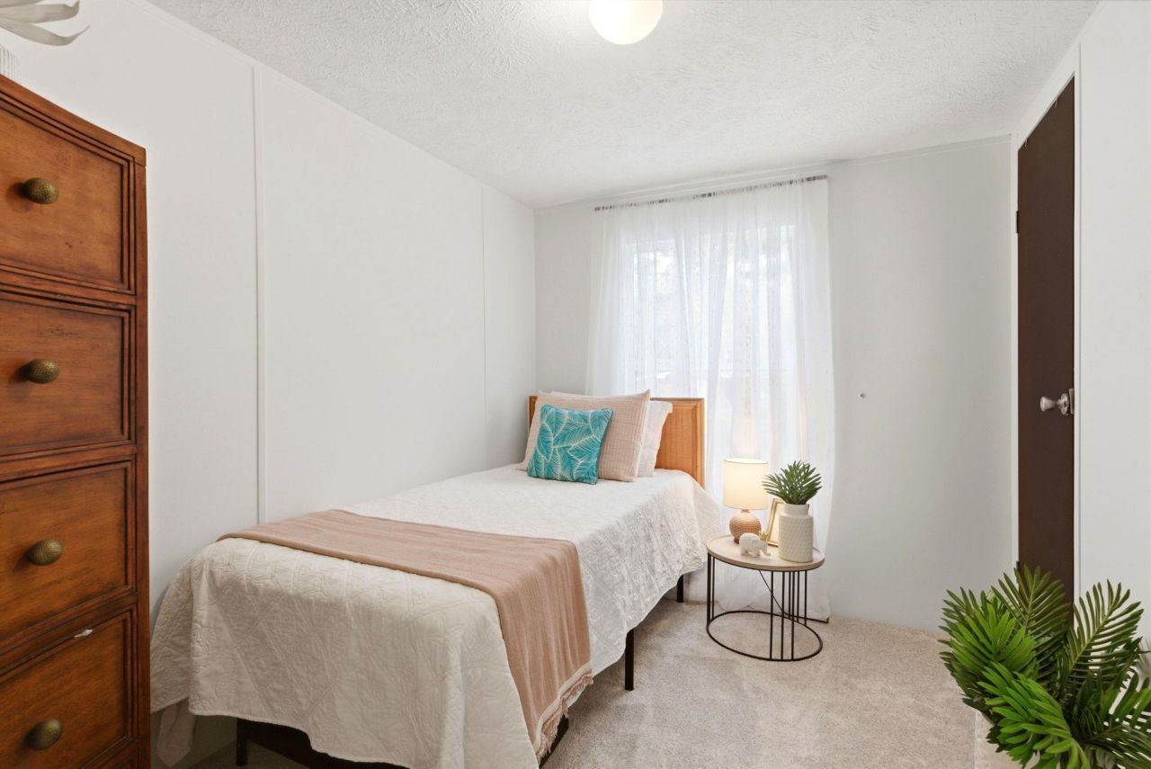 120 Yale Pl. Photo 8