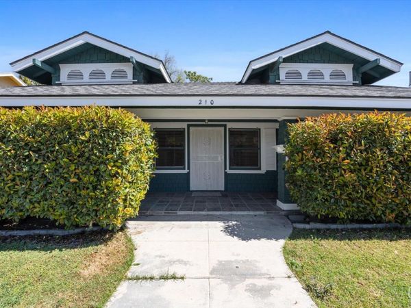 210 Oleander Avenue, Bakersfield, CA 93304