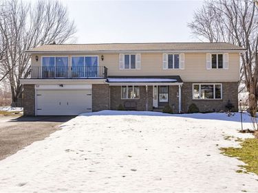 596 Ontario Drive, Ontario, NY 14519