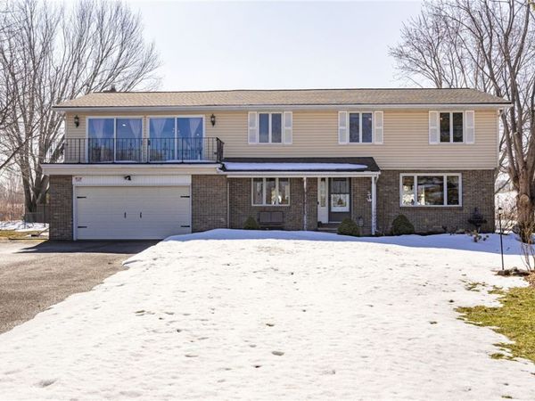 596 Ontario Drive, Ontario, NY 14519