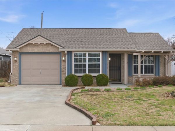 1419 Arkansas Street, Rogers, AR 72756