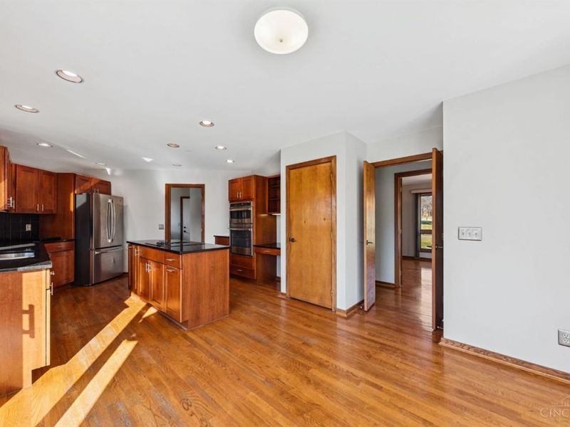 10301 Giverny Boulevard, Evendale, OH 45241 Photo 29