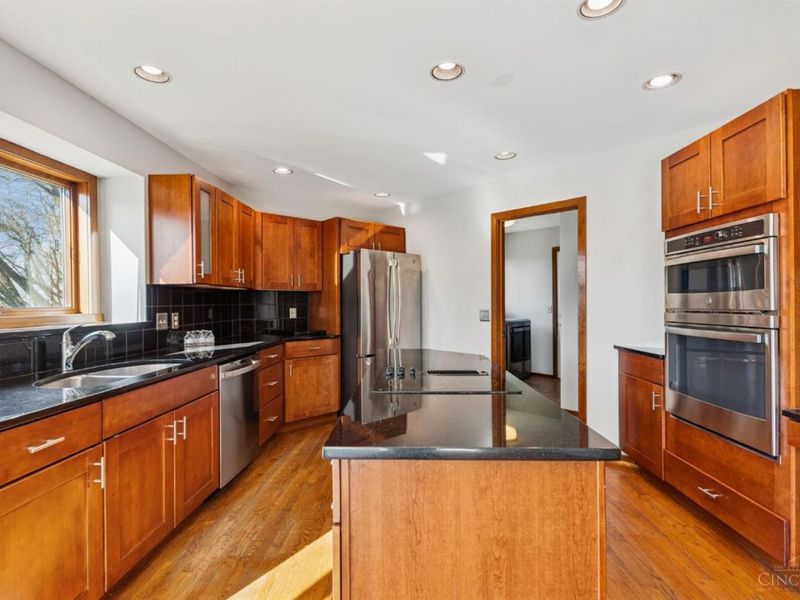 10301 Giverny Boulevard, Evendale, OH 45241 Photo 30