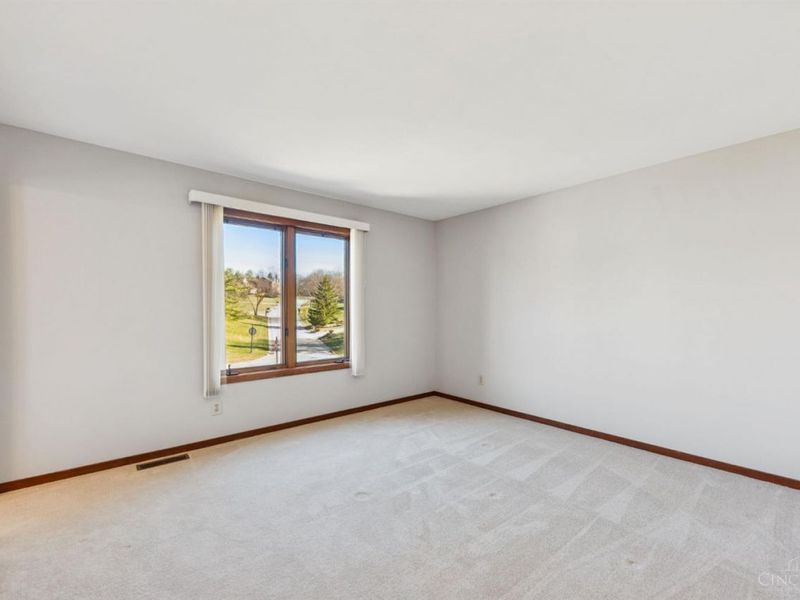 10301 Giverny Boulevard, Evendale, OH 45241 Photo 39