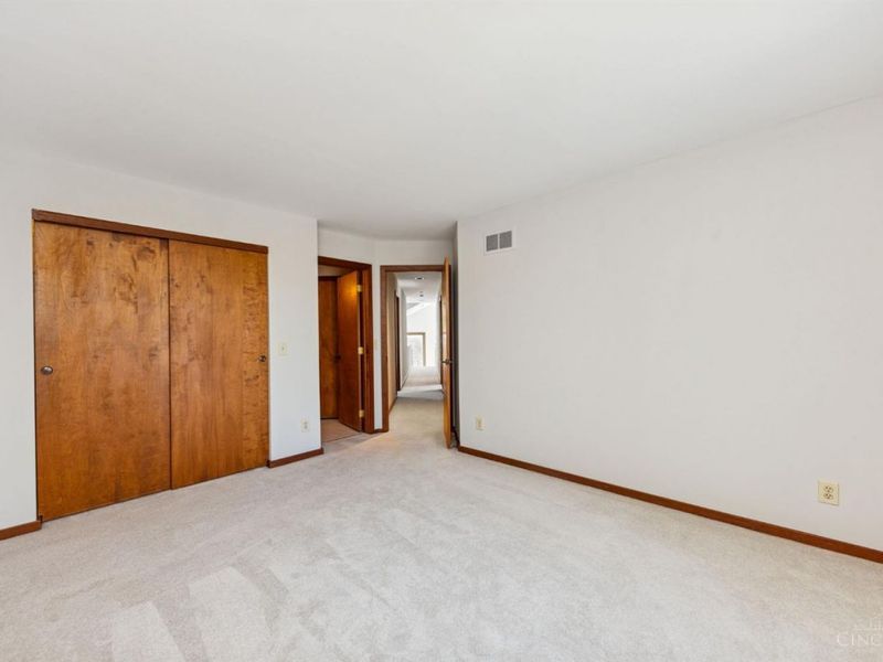 10301 Giverny Boulevard, Evendale, OH 45241 Photo 43