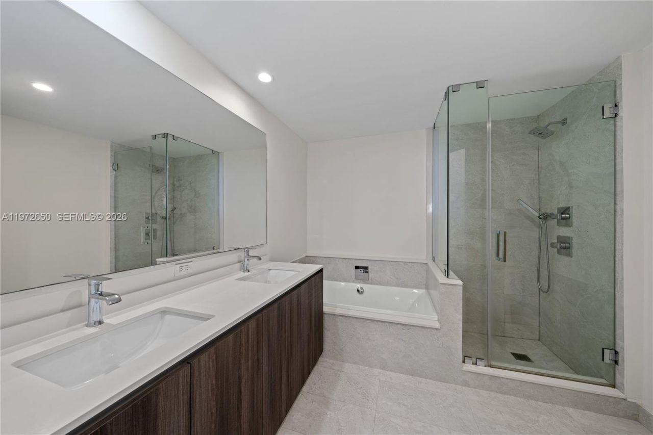 488 NE 18th St , Unit 2112, Miami, FL 33132 Photo