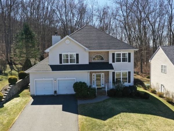 5 Candour Ct, Washington, NJ 07853