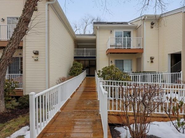 27 Potomac Dr, Bernards, NJ 07920