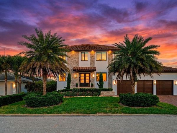 2060 ILLINOIS AVENUE NE, ST PETERSBURG, FL 33703