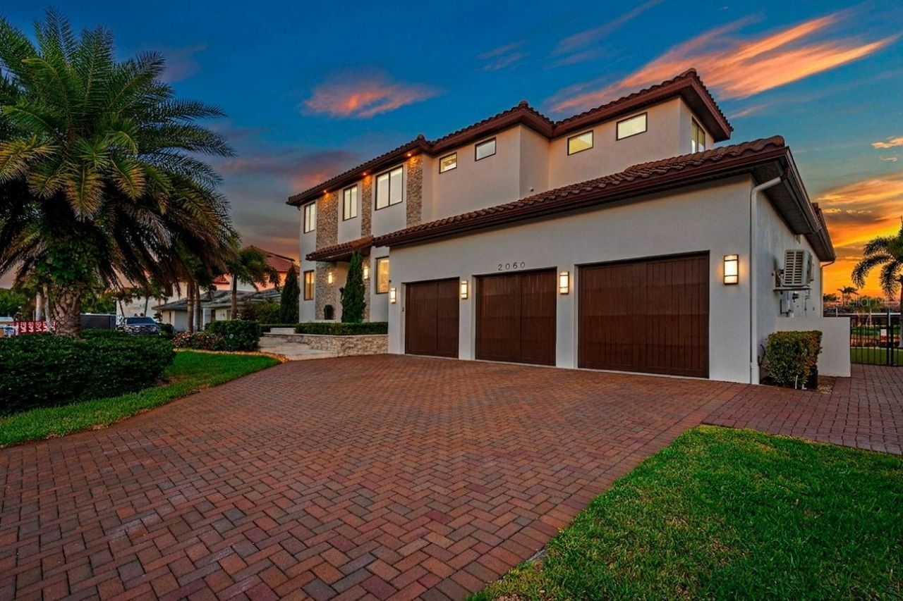 2060 Illinois Avenue Ne, Saint Petersburg, FL 33703 Photo