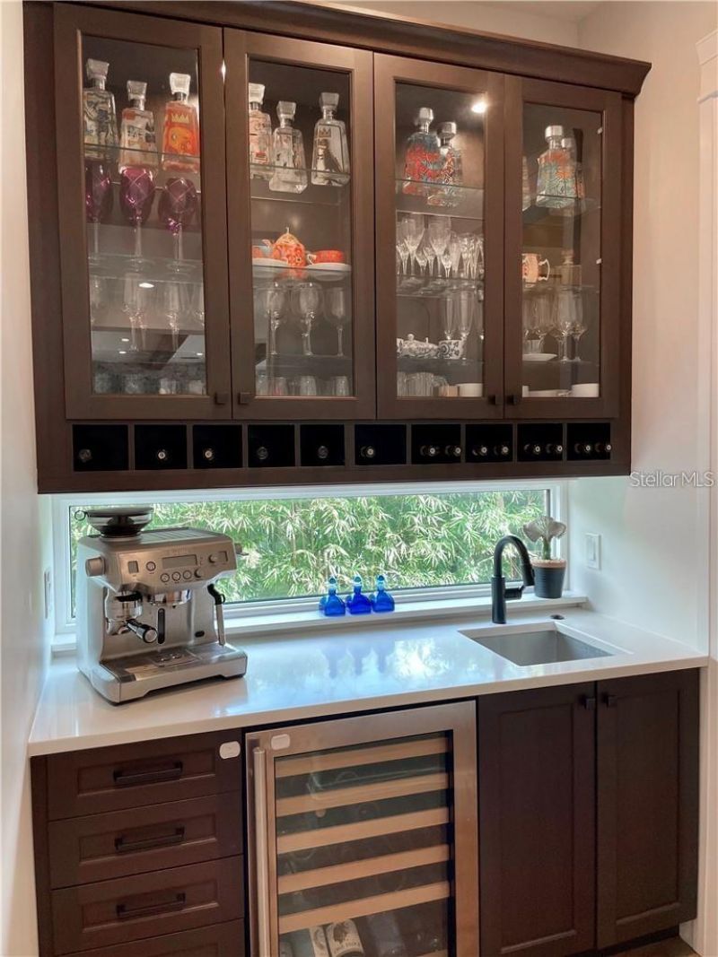 2060 Illinois Avenue Ne, Saint Petersburg, FL 33703 Photo